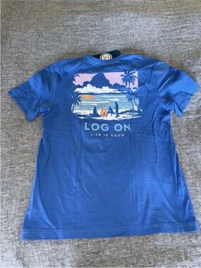 NWT MEN’S AUTHENTIC LIFE IS GOOD CRUSHER LITE LOG ON BONFIRE T-SHIRT SIZE SMALL